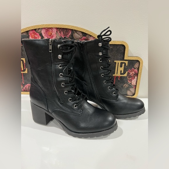 Sun + Stone Frankiee Lace-Up Lug Combat Booties - Picture 2 of 12